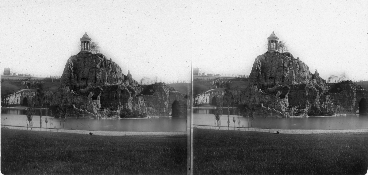 Stereobild. Tempel de la Sibylle, Paris. Fanns på utställningen i Paris 1867.