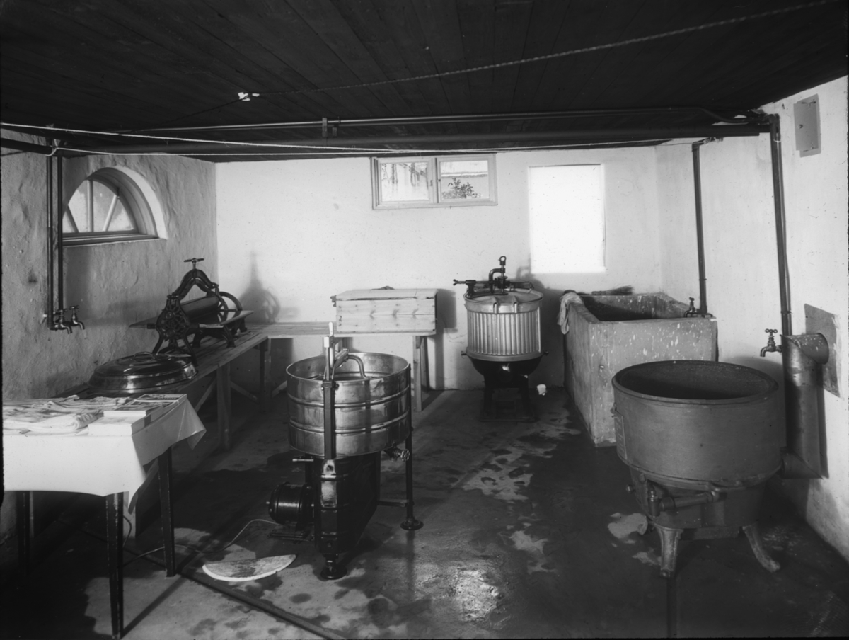 Bild från Ingenjör P. Wretblads material för Bygge och Bo-utställningar.
Tvättstuga, tvättrum, Lidingö, 1925.