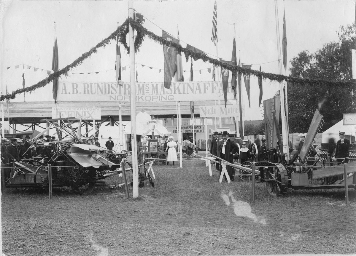 Industri- och Lantbruksutställninegn i Karlstad 1903. AB Rundströms Makinaffär i Norrköpings paviljong. Bild från tidskriften Hemmets bildmaterial.