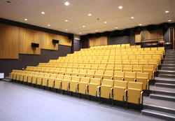 Bilde av museets auditorium som har plass til 150 personer
