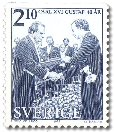 Kungen delar ut Nobels litteraturpris till Czeslaw Milosz.