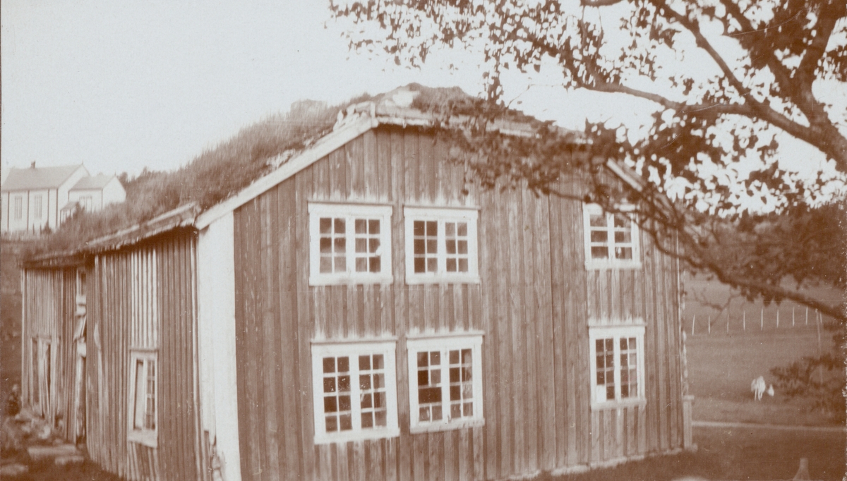 Bårstua på Presteid i Hamarøy.