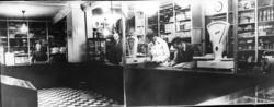 Påskrift på bildet: 'Inne i butikken til Njord, Øksfjord før