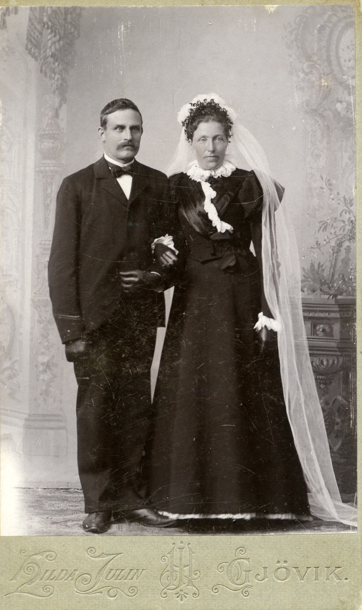 Brudefoto av Hans og Dorthea Islandsmoen.