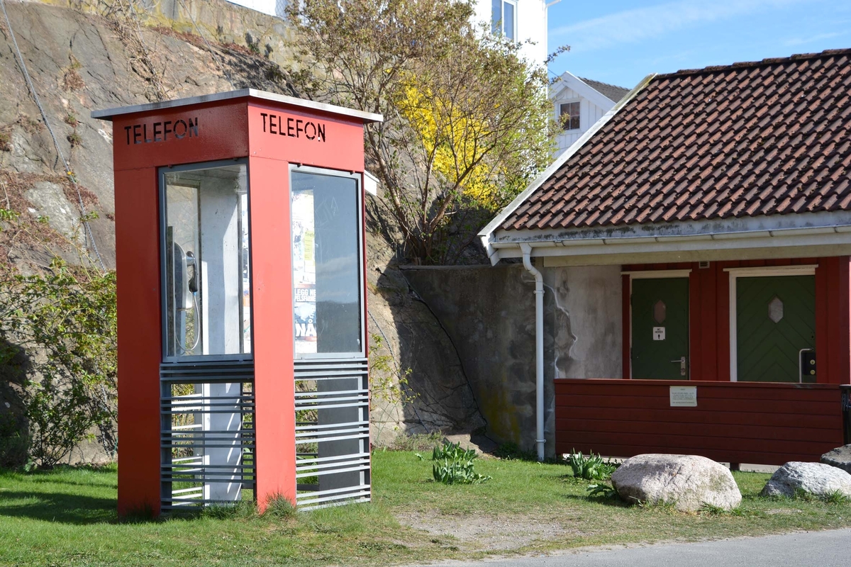 telephone-box-in-dr-bak-telenor-kulturarv-digitaltmuseum