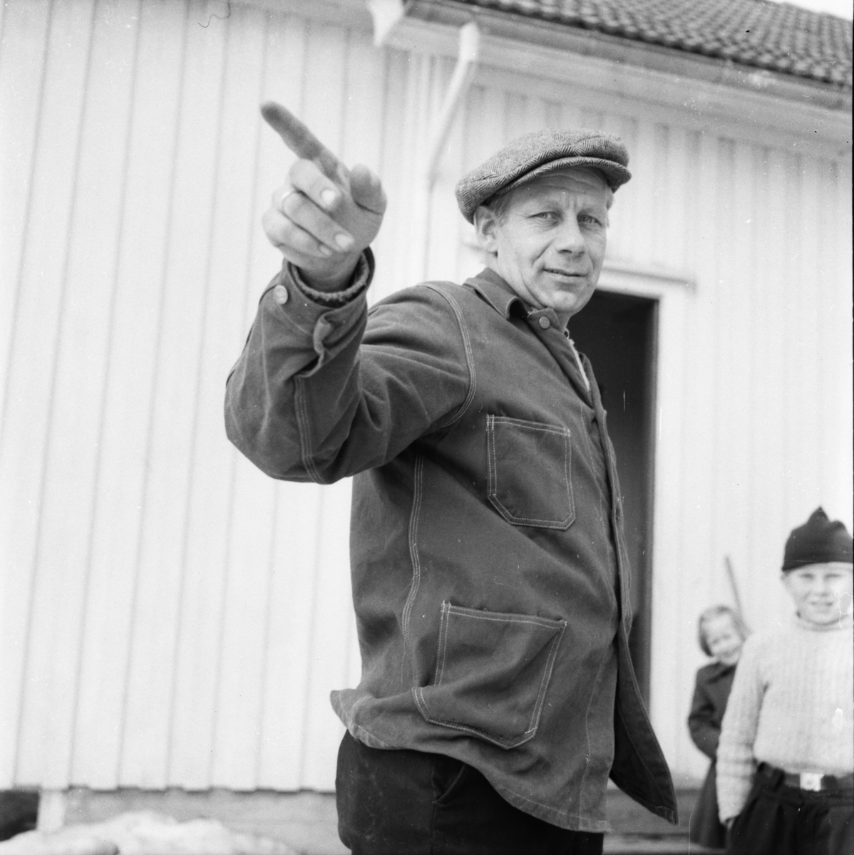 Vardens arkiv. "For eller imot fredning i Børsesjødalen"  25.03.1954