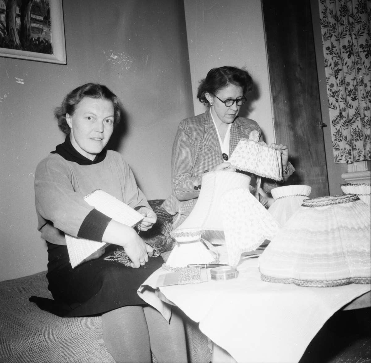 Vardens arkiv. "Fotografert for fru Aksnes på Dag"  17.02.1954