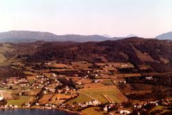 Flyfoto fra Tingvoll kommune. Her ser vi fra Einlia med ";Vo