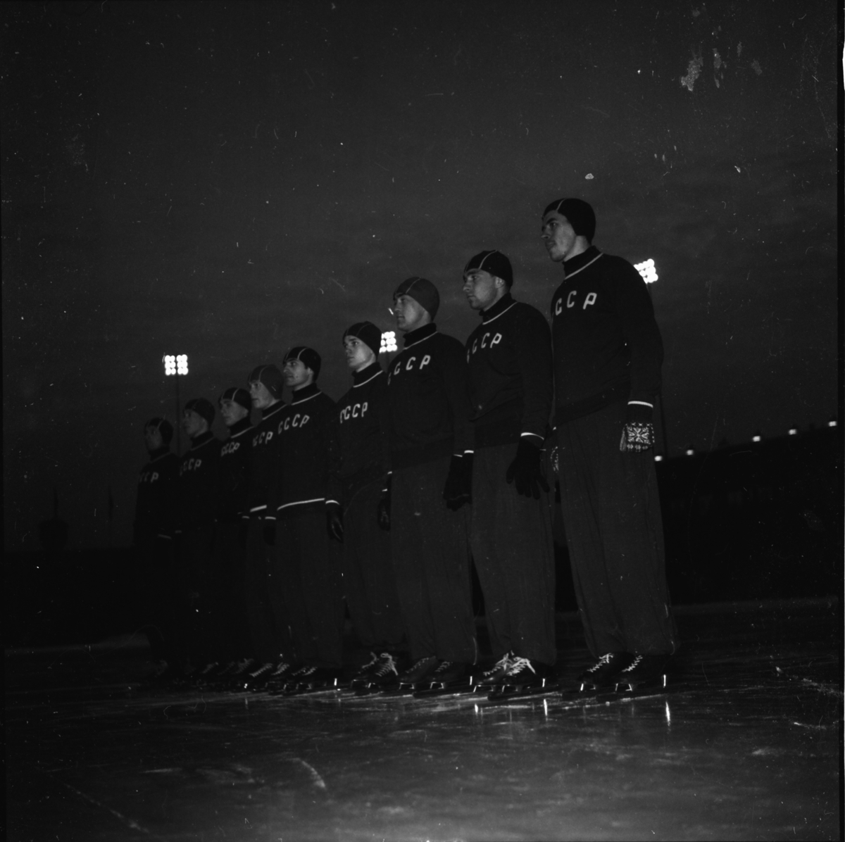 Vardens arkiv. "Skøytelandskamp Sovjet-Norge, Bislett"  13-14.02.1954