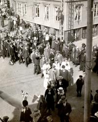 Foto trolig fra borgertoget på nasjonaldagen 17. mai, mulige