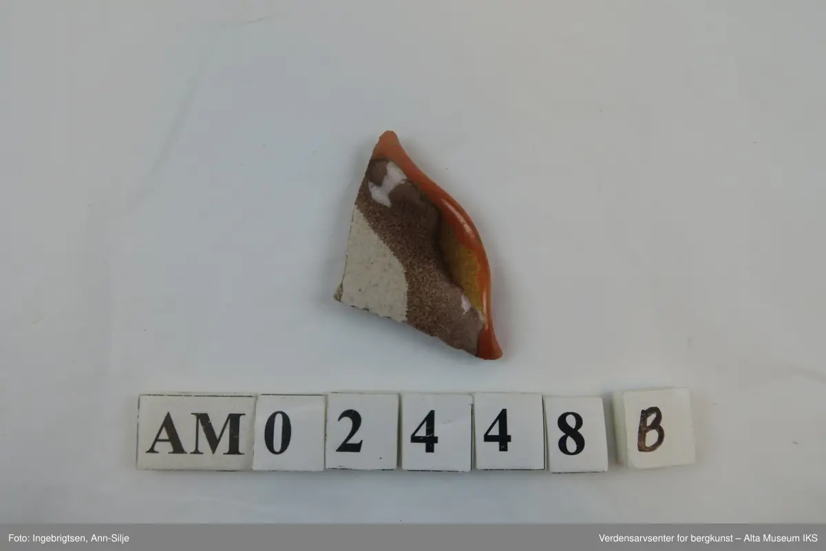 Blomstermotiv i rosemalingsstil