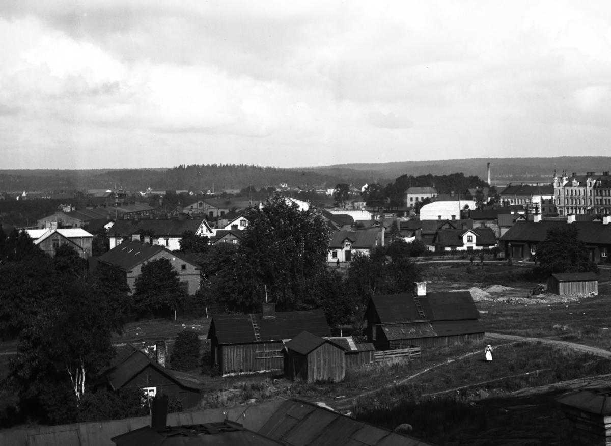 Vy över norra Herrhagen 1909. Bilden tagen från taket på en fastighet på Stagnellsgatan. Detta är en delförstoring.