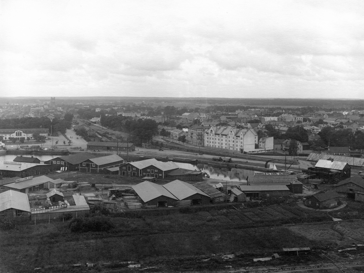 Utsikt från Herrhagens vattentorn på en bild tagen 1926. Kornigt original.