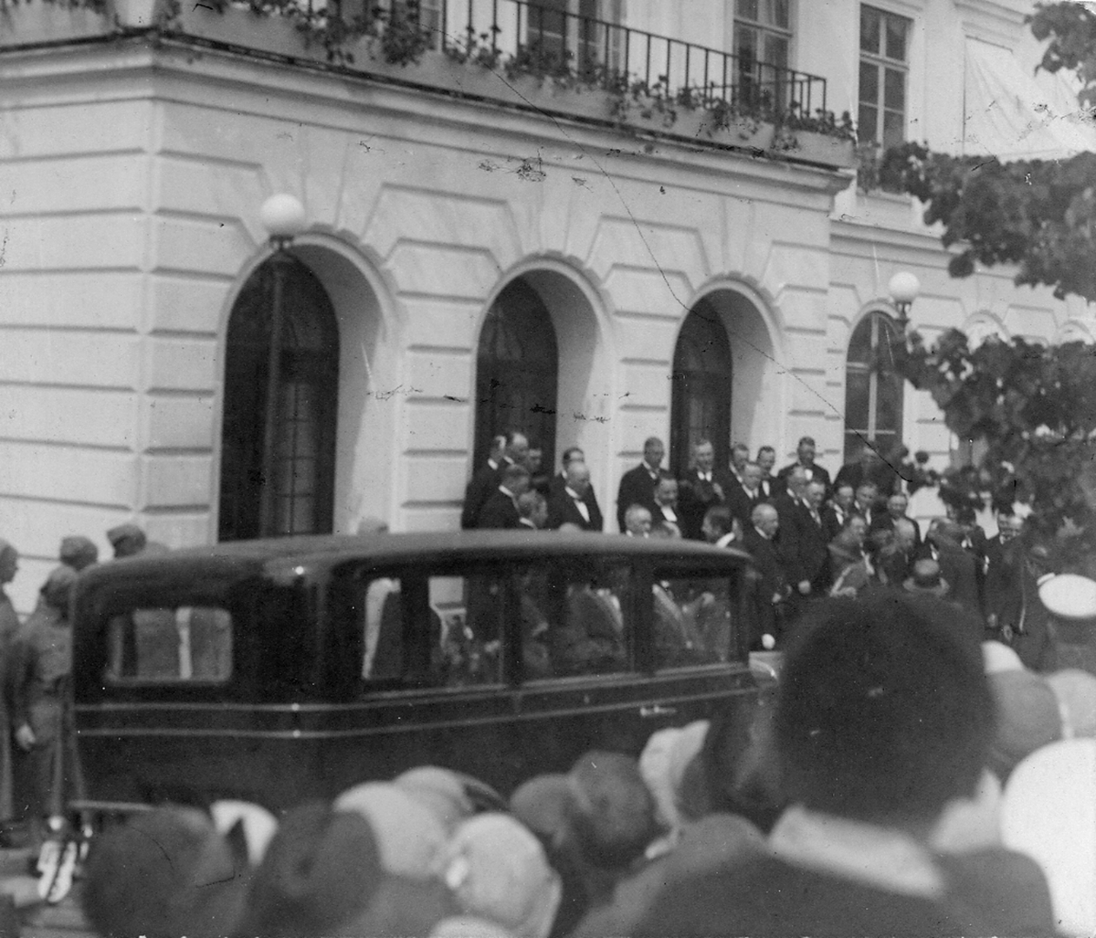 Kronprins Gustav Adolf besöker Köping 1929.