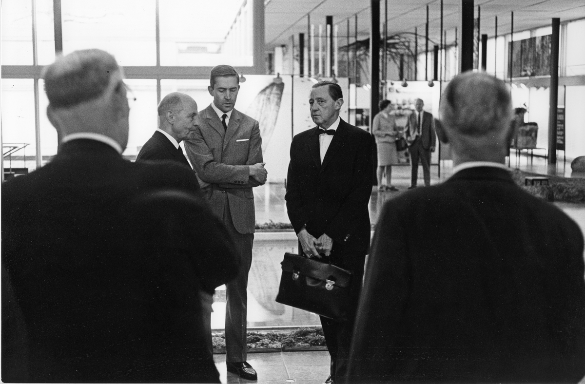 Silvanum i Gävle. Jarl Hjalmarsson, Jörgen Falk mfl. Från utställningen "Gävlar i stan" på Gävle Museum 1967.