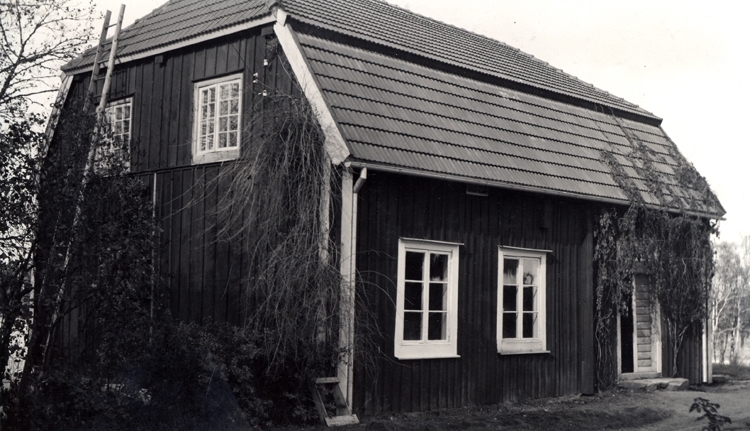 Foto på flygelbyggnaden till Pjätteryds prästgård.