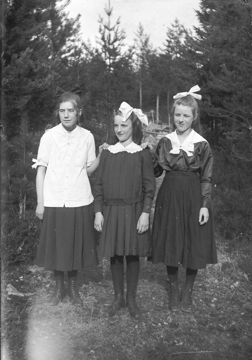 Från vänster Hilma Räms, Edit Hisved och Anna Hisved