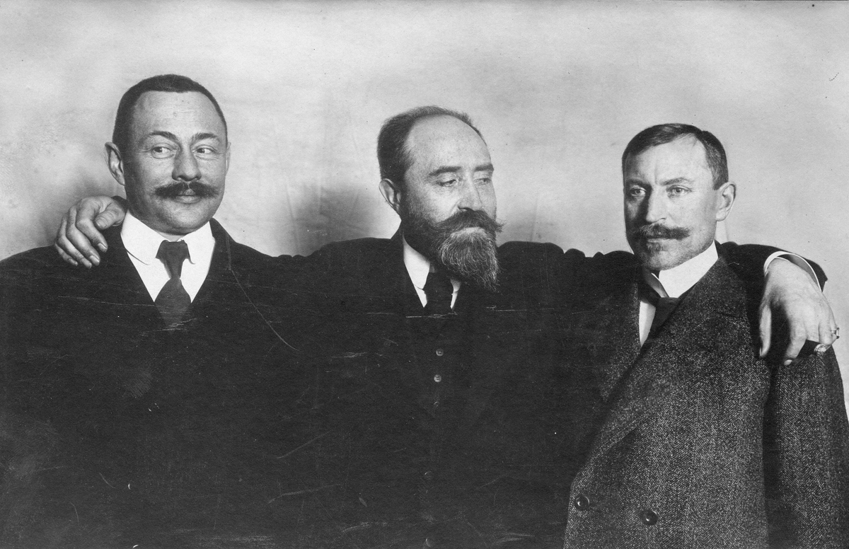 Ecke Hedberg, Pelle Swedlund och Vilhelm Smith. Utställningen våren 1912
