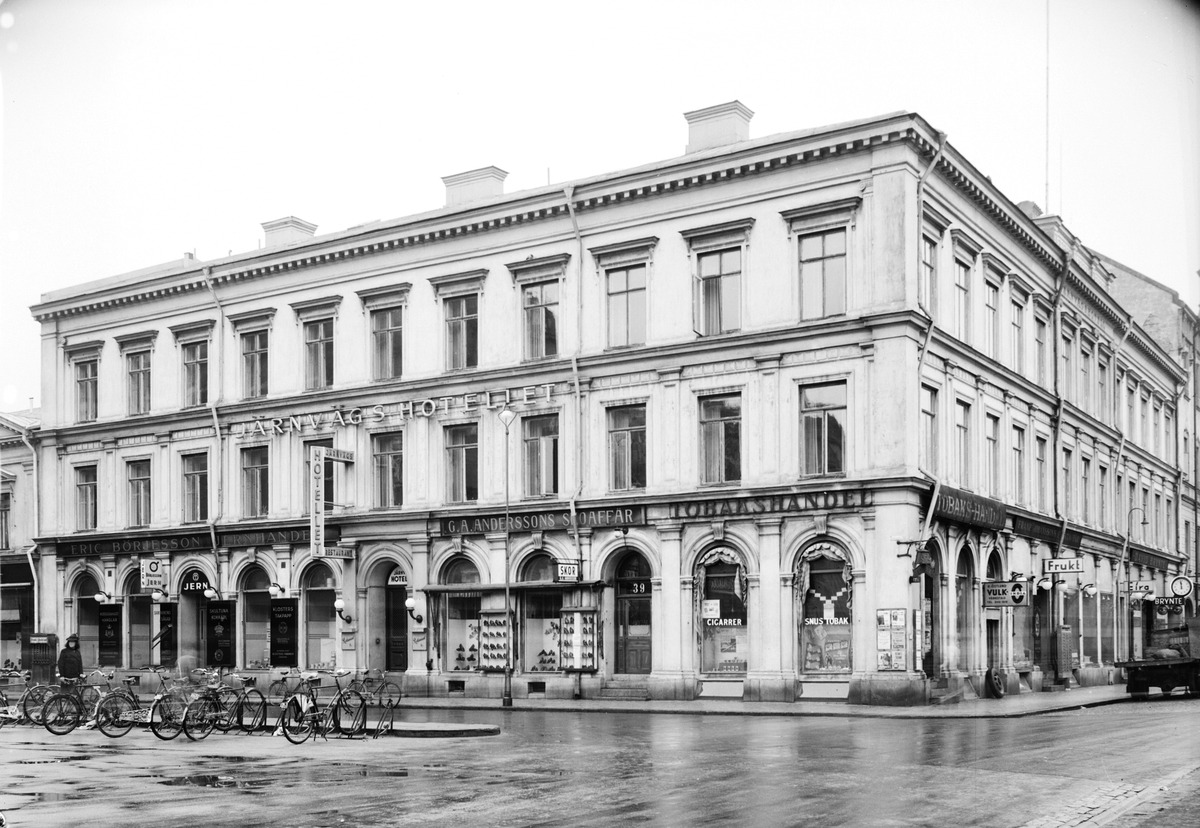 Järnvägshotellet vid Centralplan, den 28 oktober 1942. Byggdes 1876 och renoverades 1939.

