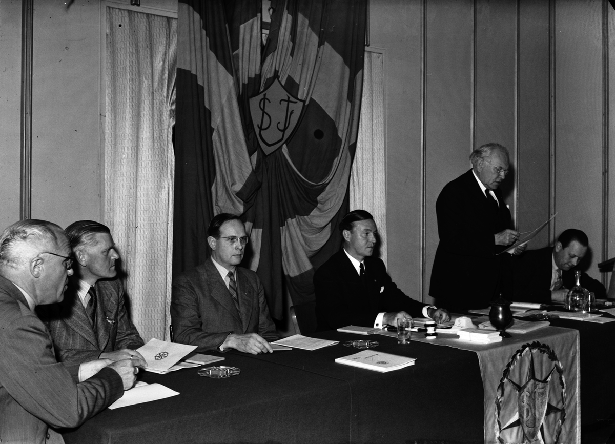 Urmakare kongress. Juli 1944