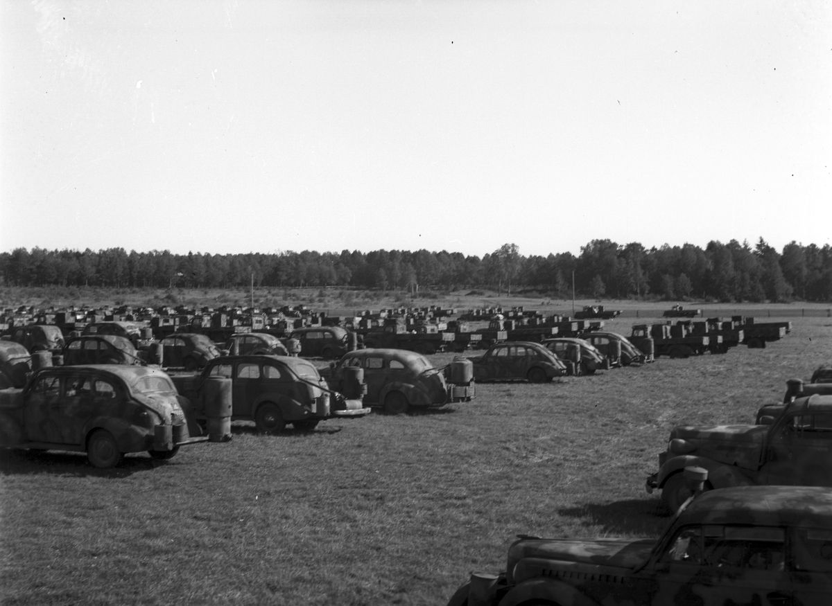 Försäljning av Kronans bilar på Kungsbäck I 14. September 1945.
