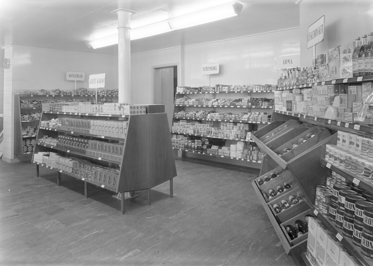 Konsumbutik på Brynäs. Den 16 mars 1949.
