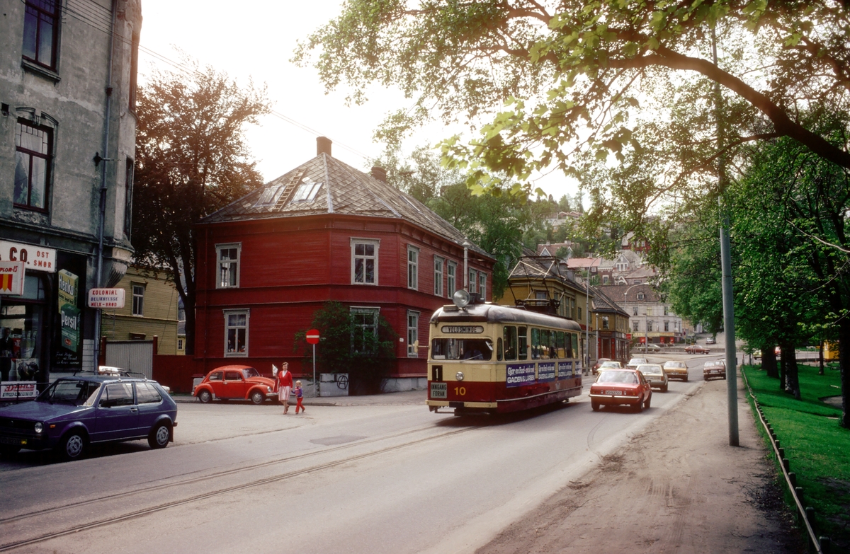 Trondheim sporvei, Gråkallbanen. Vogn 10 på linje 1 på Ila.
