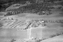 Toft søndre, Østre Gausdal, åkrer, slåttemark, hesjer