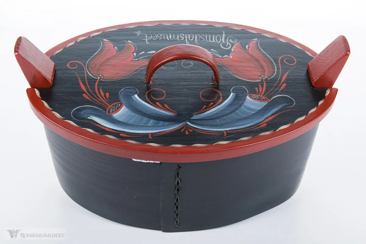 Sirkel for år. Blader, klokkeblomster, navn.