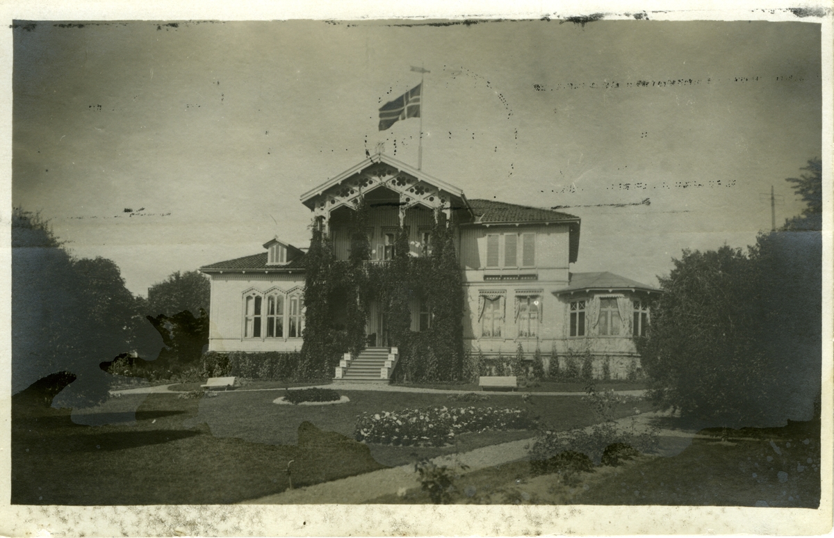 Glacisgaten 10
-  Schwartzegården ,før brannen i 1918. (Villa Hvide Hus), Park, Henrik Mørch, Ths. W. Schwartz, 
Wilhelmine Schwartz