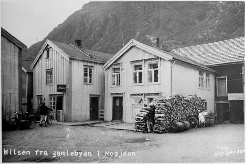 Gamlebyen. Baadstøbrygga. Juviks fiskehandel. Mosjøen.1940-50.