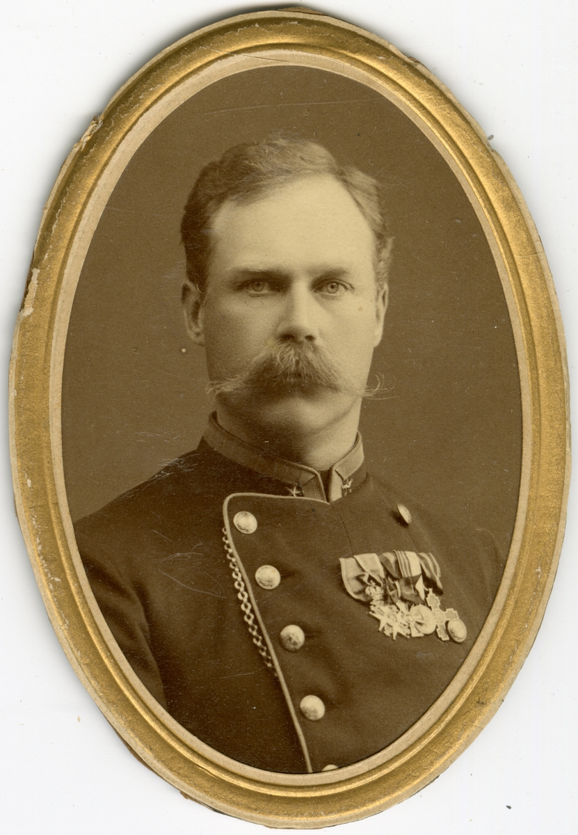 Porträtt av Carl Warberg, major vid Generalstaben.