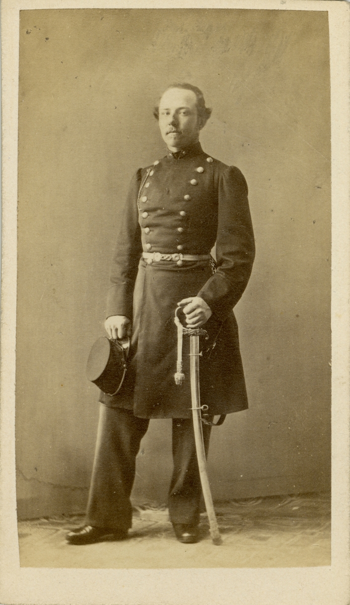 Porträtt av okänd underlöjtnant.