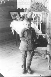 Lars Hosar (f. 1915)