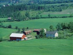 Flyfoto, Lillehammer, gårdsbruk Nordre Ål, nedre Smestad.