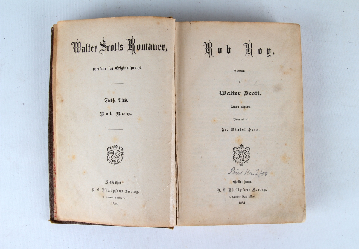 Innbundet bok: "Walter Scotts Romaner"