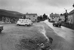 Biler og bebyggelse i Hamnvik.