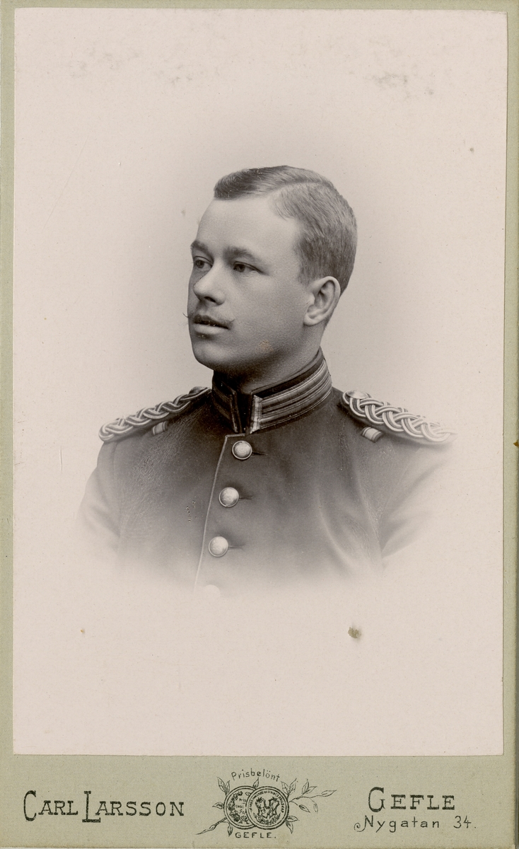 Porträtt av Bernhard Erik Littorin, Löjtnant vid Upplands regemente I 8.