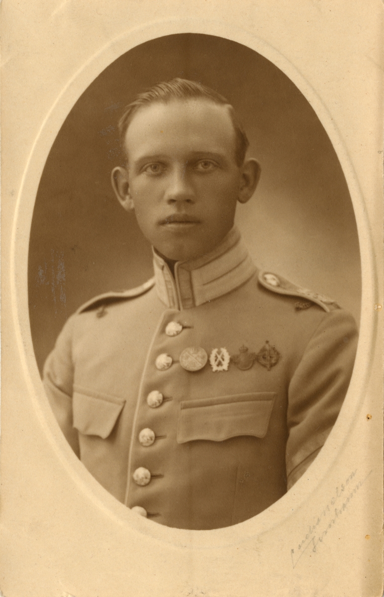Porträtt av okänd soldat från Livgardet till häst K 1.