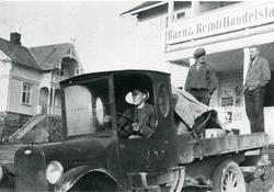 Orvar Smedsrud, Helge Pedersen og Per O. Listrud.