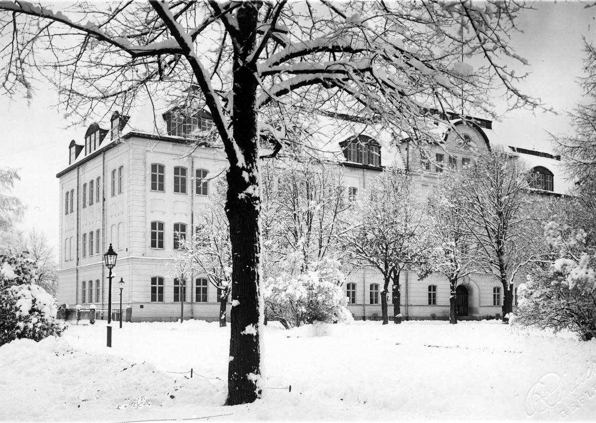 Högre Allmänna Läroverket (Vasaskolan), byggt 1873 och ombyggt 1912-1914.