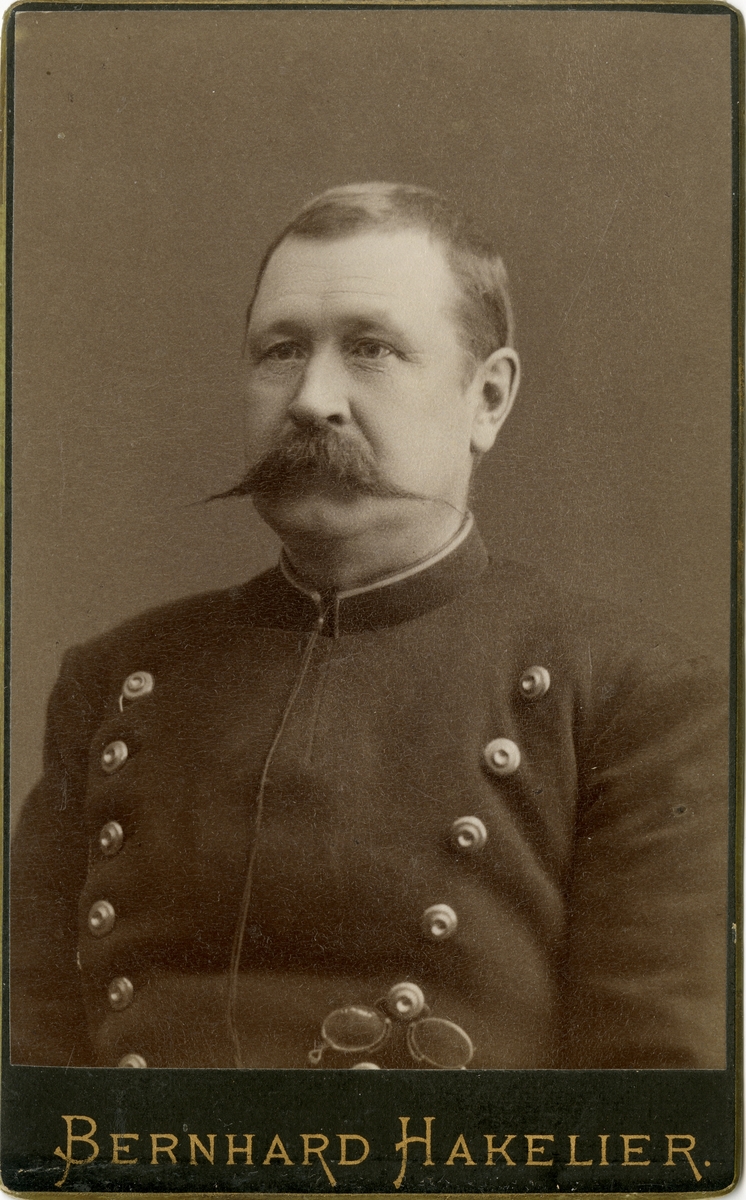 Porträtt av okänd officer vid Närkes regemente.