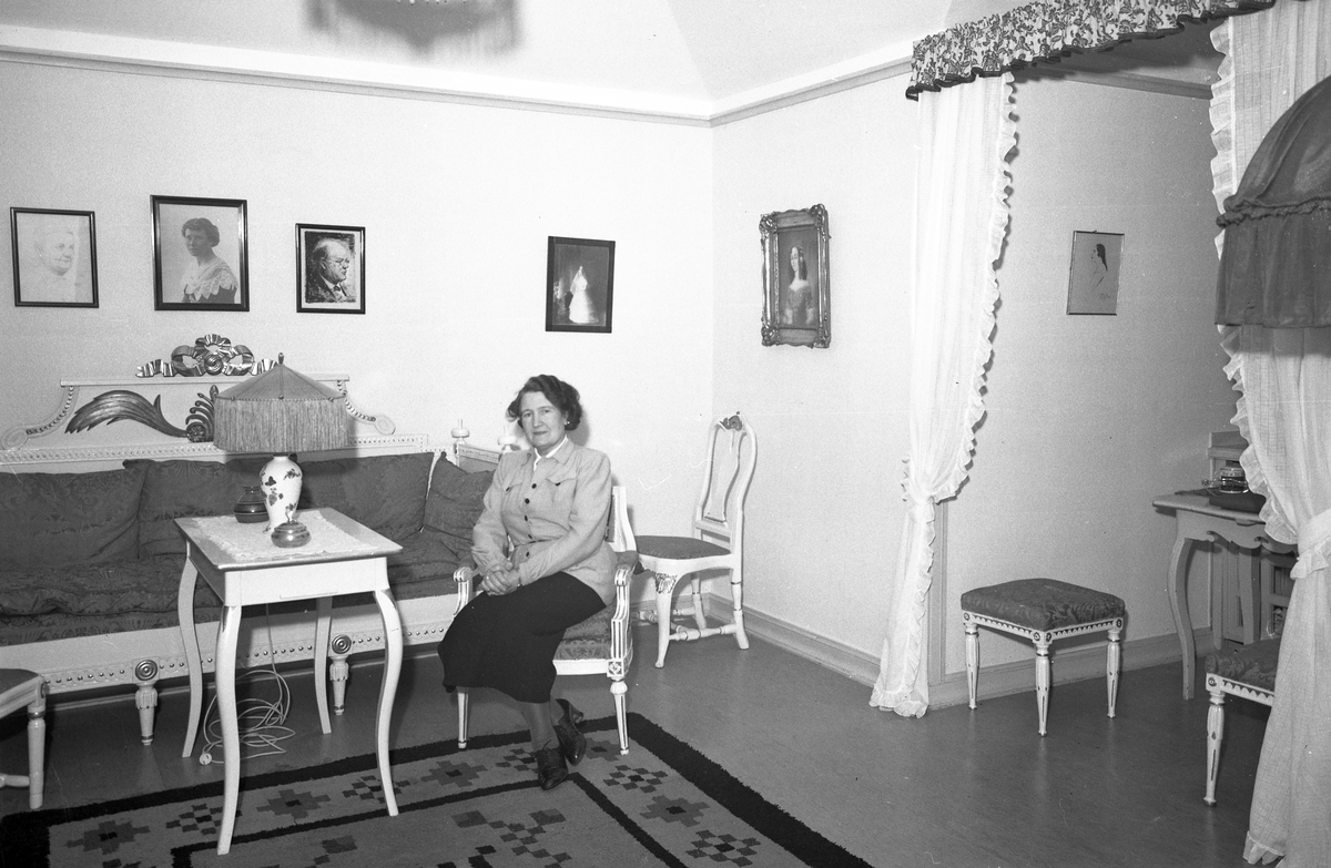 Landshövdingparet Sandler Rickard och Maja. Slottet. December1941

