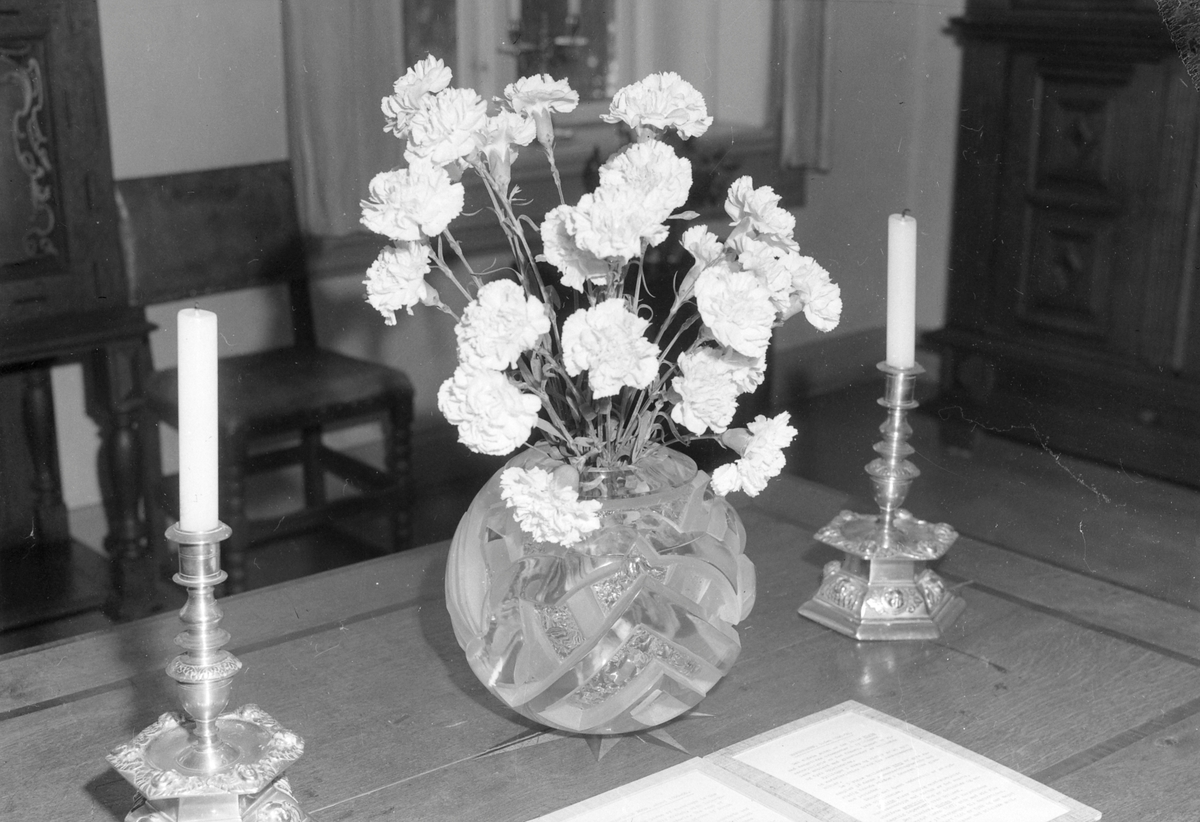Blomsterutstilling i anledning Røde Kors-uka, sept. 1952