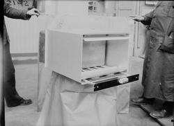 Stekeovn, baksiden, Elektrisk Bureau.