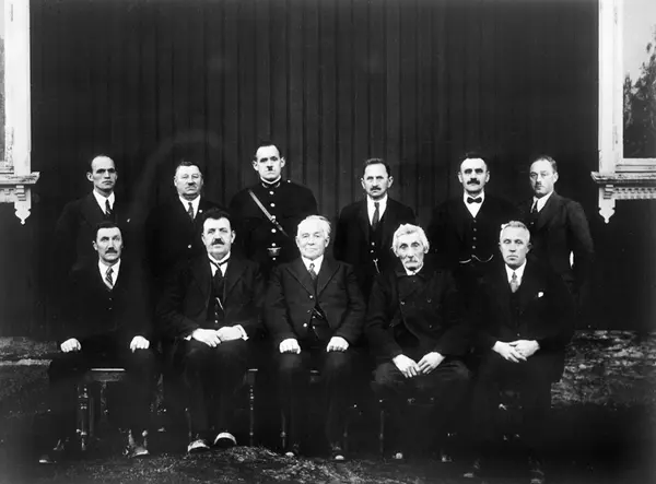 Styret i Skiptvet Sparebank med revisorer, kontrollkomite og