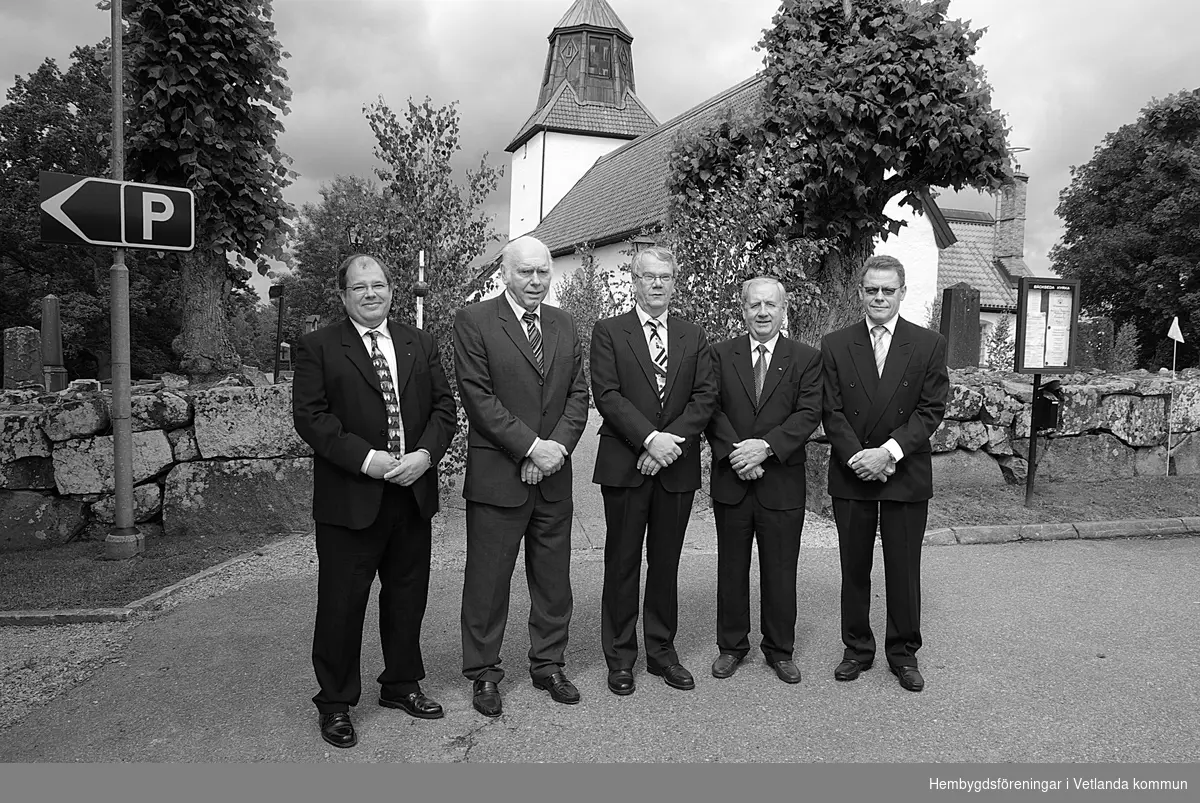 Förvaltningsnämnden i Bäckseda 2008. 
Från vänster: Hans Fritzell, Arne Ahlgren, Nils-Erik olofsson, Inge Carlsson och Lennart Samefors.