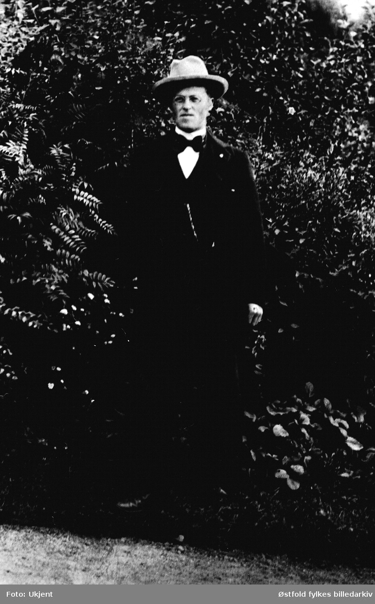 Olaf Funderud F. 1870, fotografert 1890. Senere skolebestyrer.