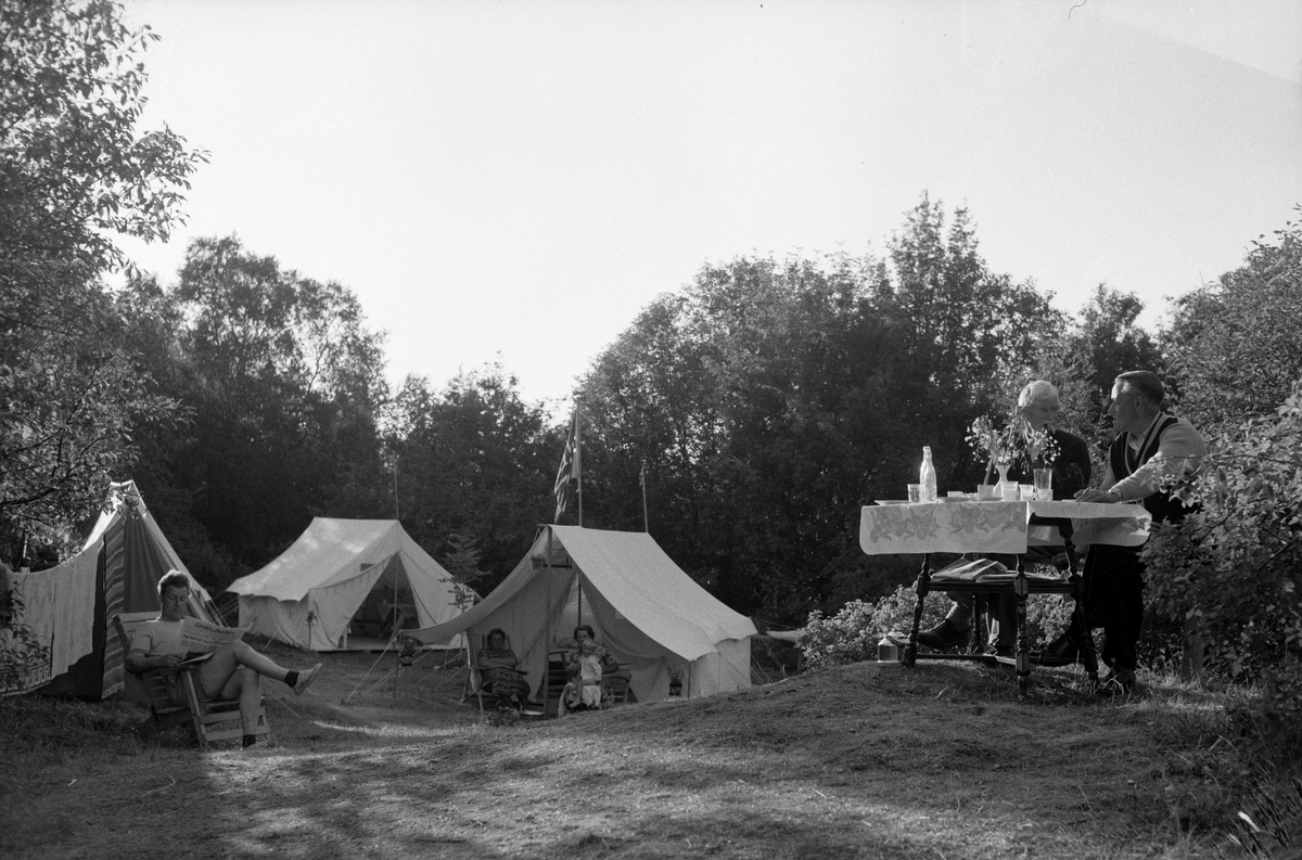 Campingliv på Vikhammerløkka