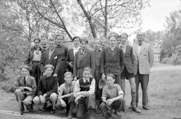 En skolklass i Botan 1946. Lärare John Gustafsson.